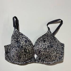 Victoria's Secret Plunge Bra size 32D